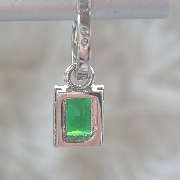 Swarovski Angelic Rectangular Pierced Earrings, Green, Rhodium Plated- Excellent - Picture 4 of 9